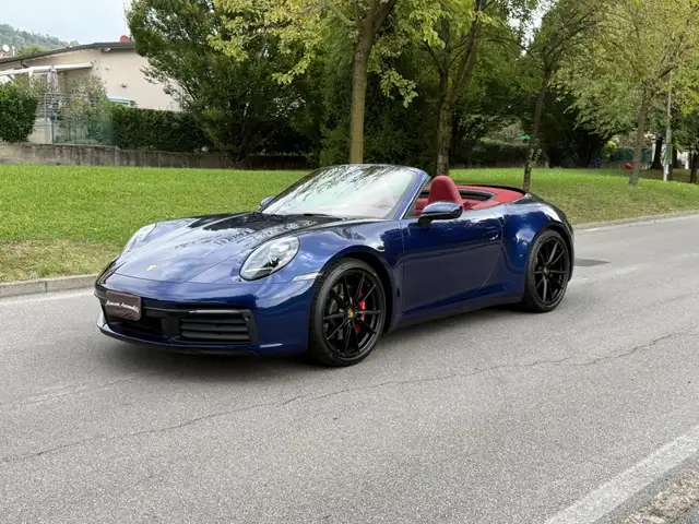 Porsche 911 view 12
