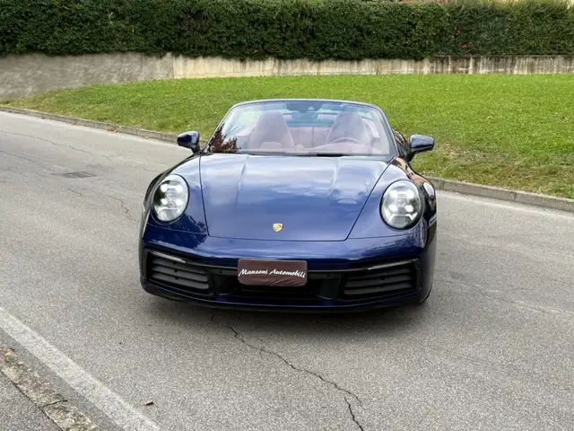 Porsche 911 view 15