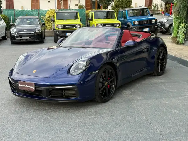 Porsche 911 view 3