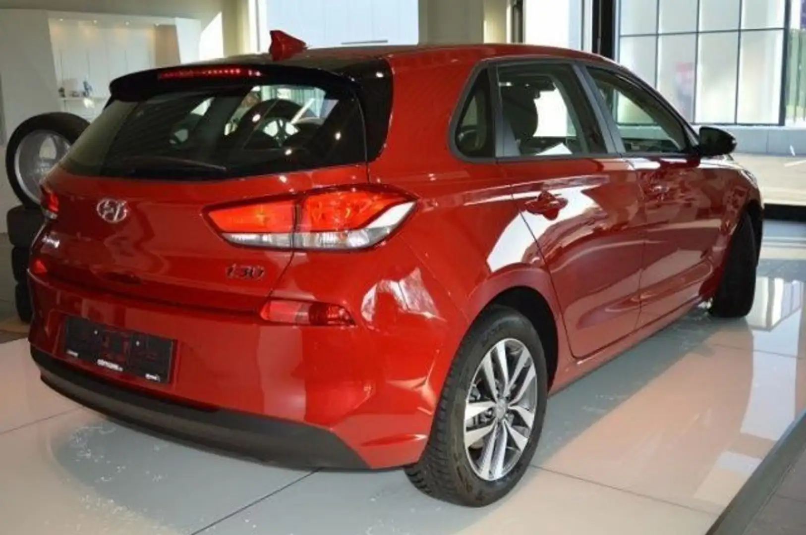 Hyundai i30 1.4 140Ch TREND Navi Caméra Alarme / 02 Rojo - 2