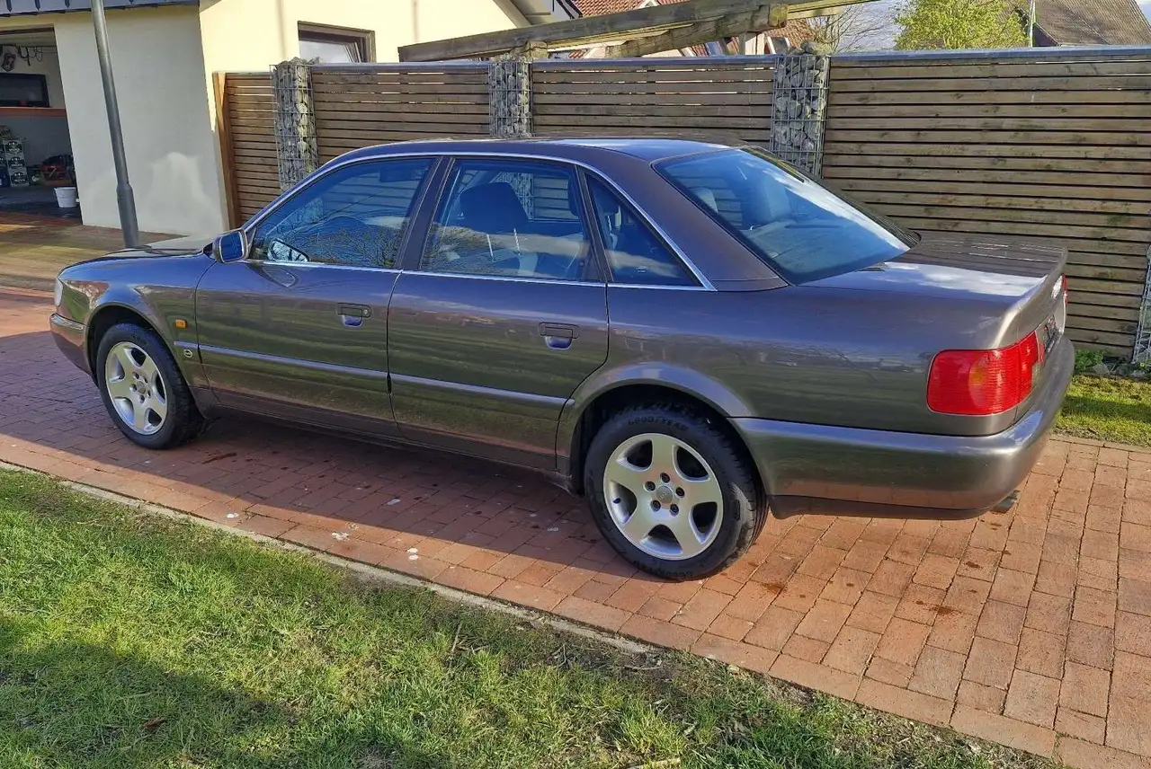 Audi A6 2.6L Original Zustand Kashmir Grau, foto 2