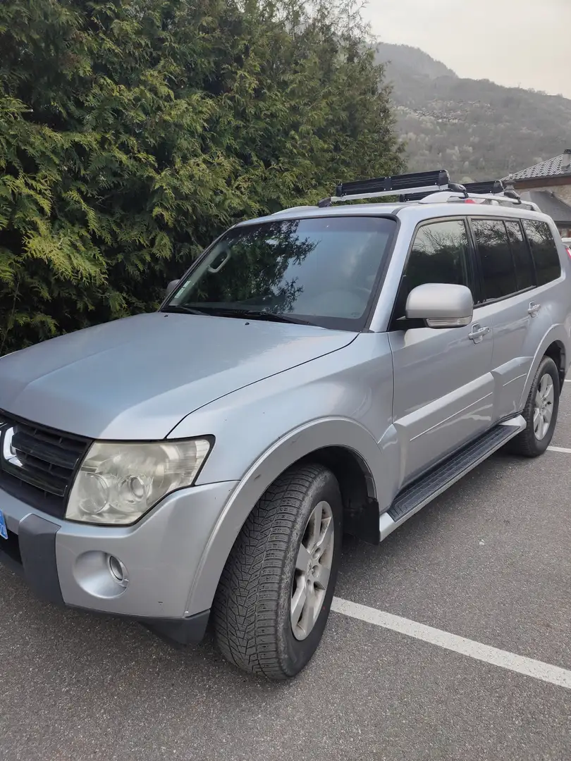 Mitsubishi Pajero IV Long 7 places Argent - 1