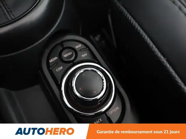 Mini Convertible view 27