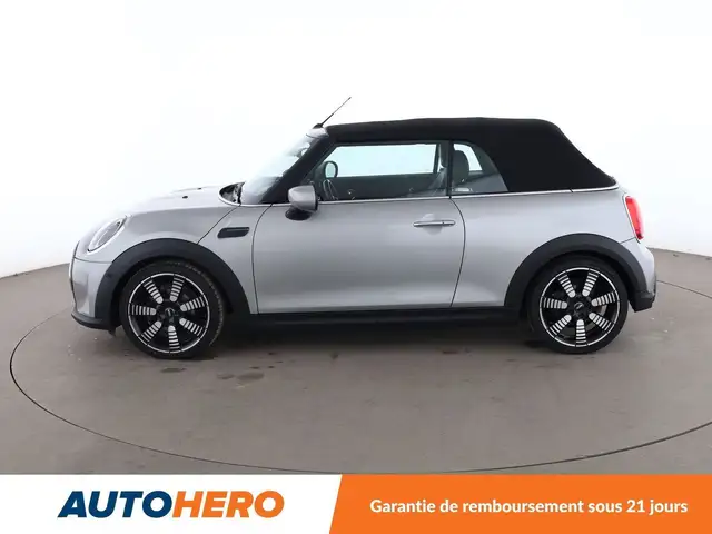 Mini Convertible view 3
