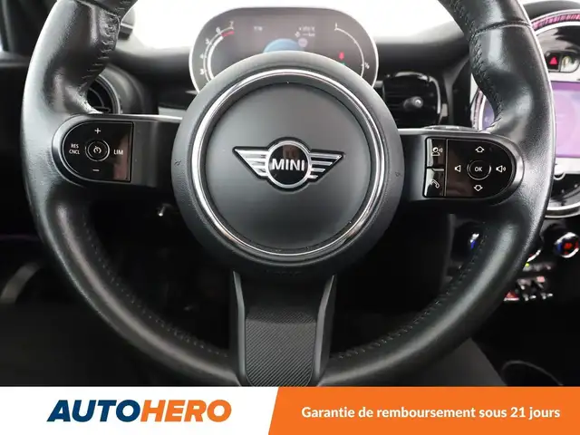 Mini Convertible view 19