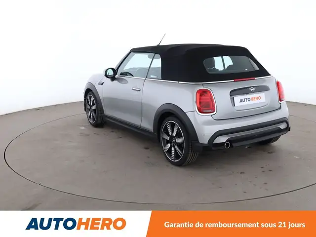 Mini Convertible view 4