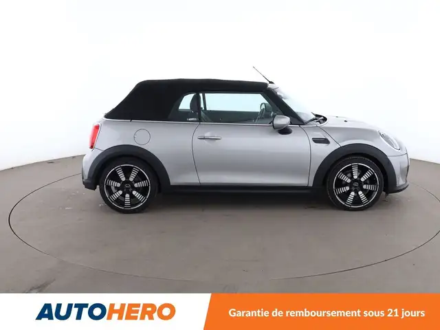 Mini Convertible view 7