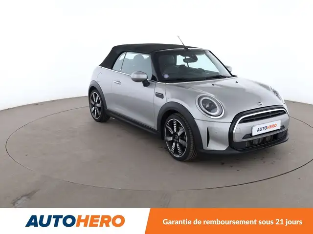 Mini Convertible view 8
