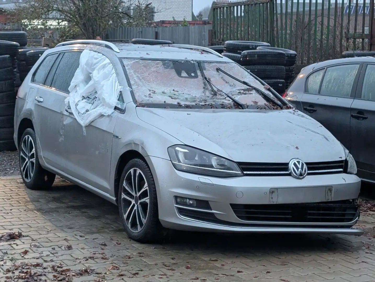 Volkswagen Golf VII Variant Lounge BMT*UNFALLWAGEN*ROLLBAR Argent - 1