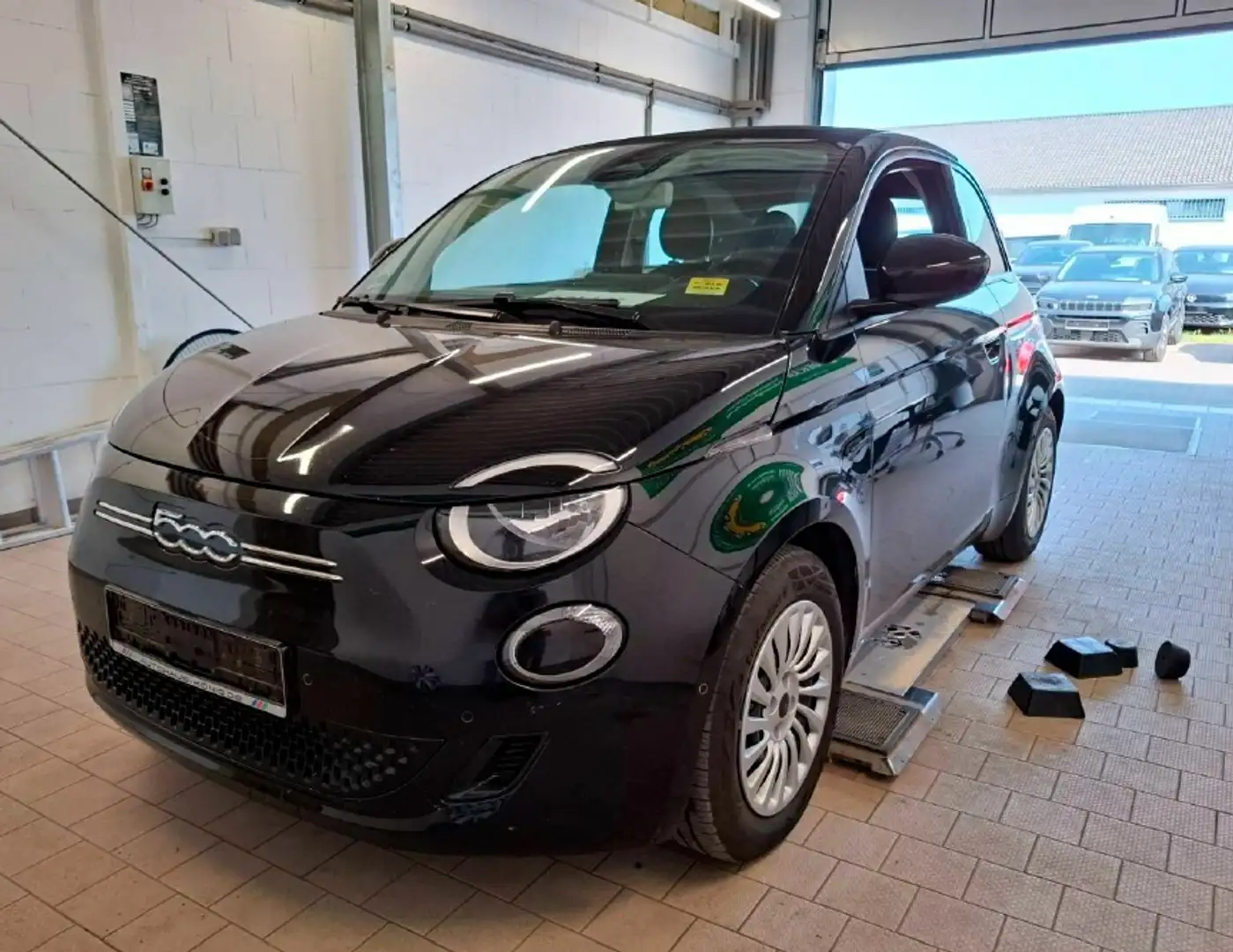 Fiat 500e Cabrio 118PS 42KWh PDC - Kamera Schwarz - 1