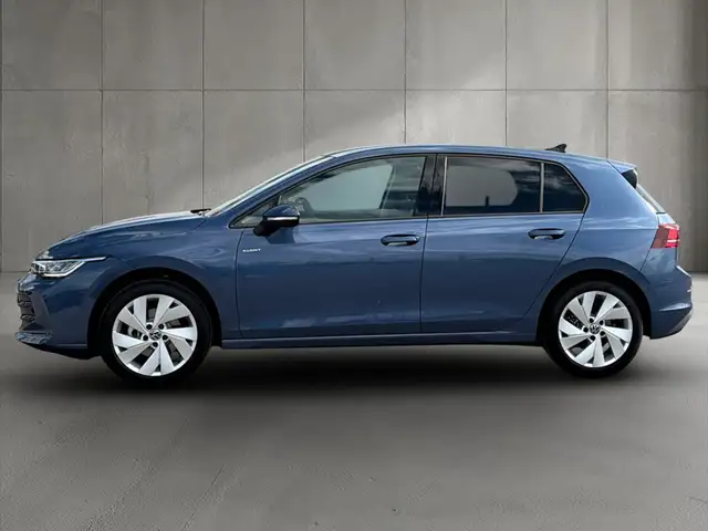 Volkswagen Golf view 3