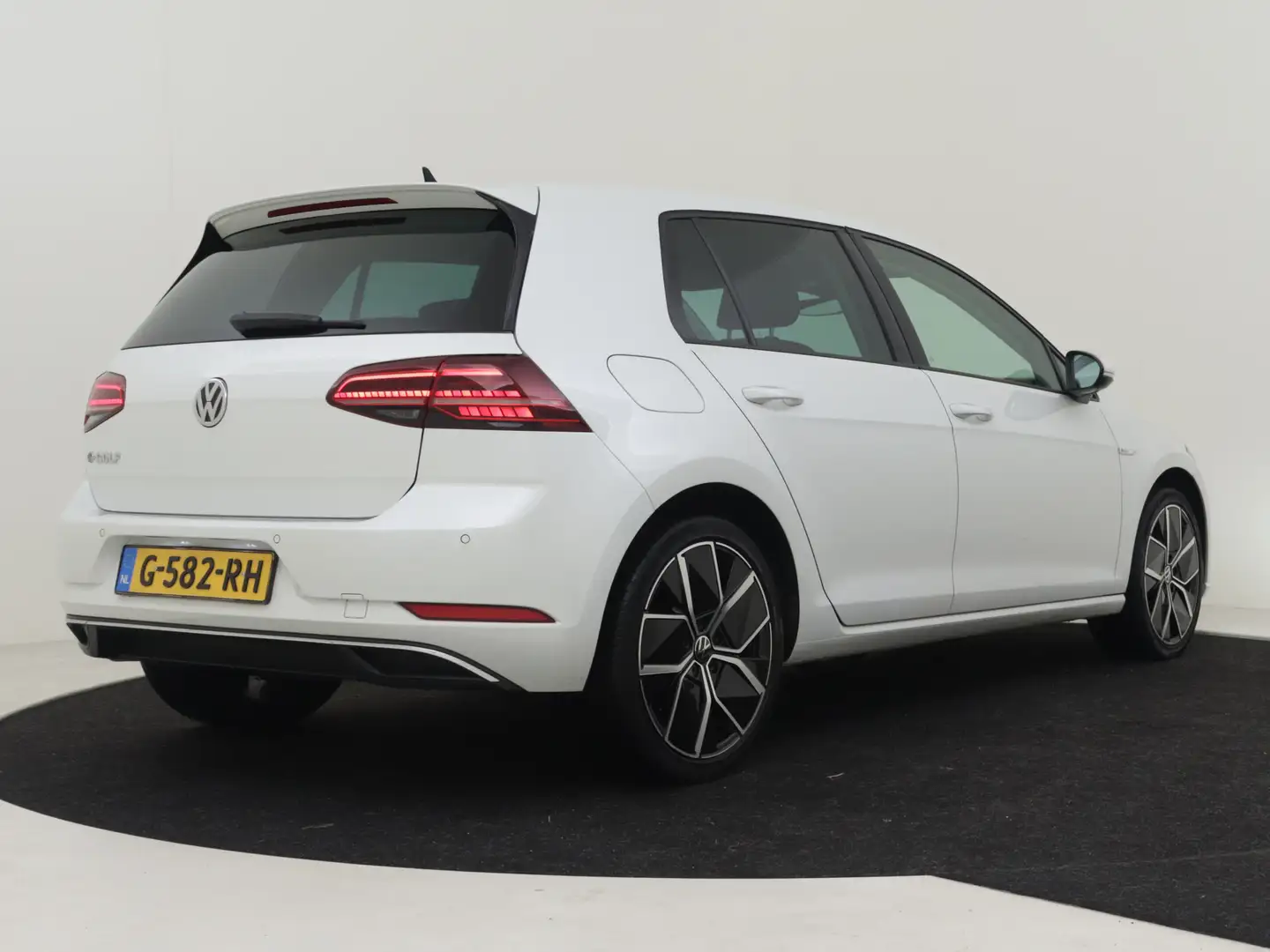 Volkswagen e-Golf e-Golf 136pk | Navigatie | App connect | Camera ac Bianco - 2