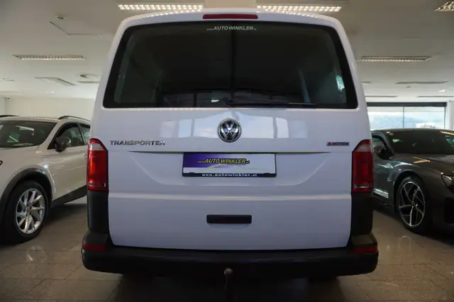 Volkswagen Transporter view 6