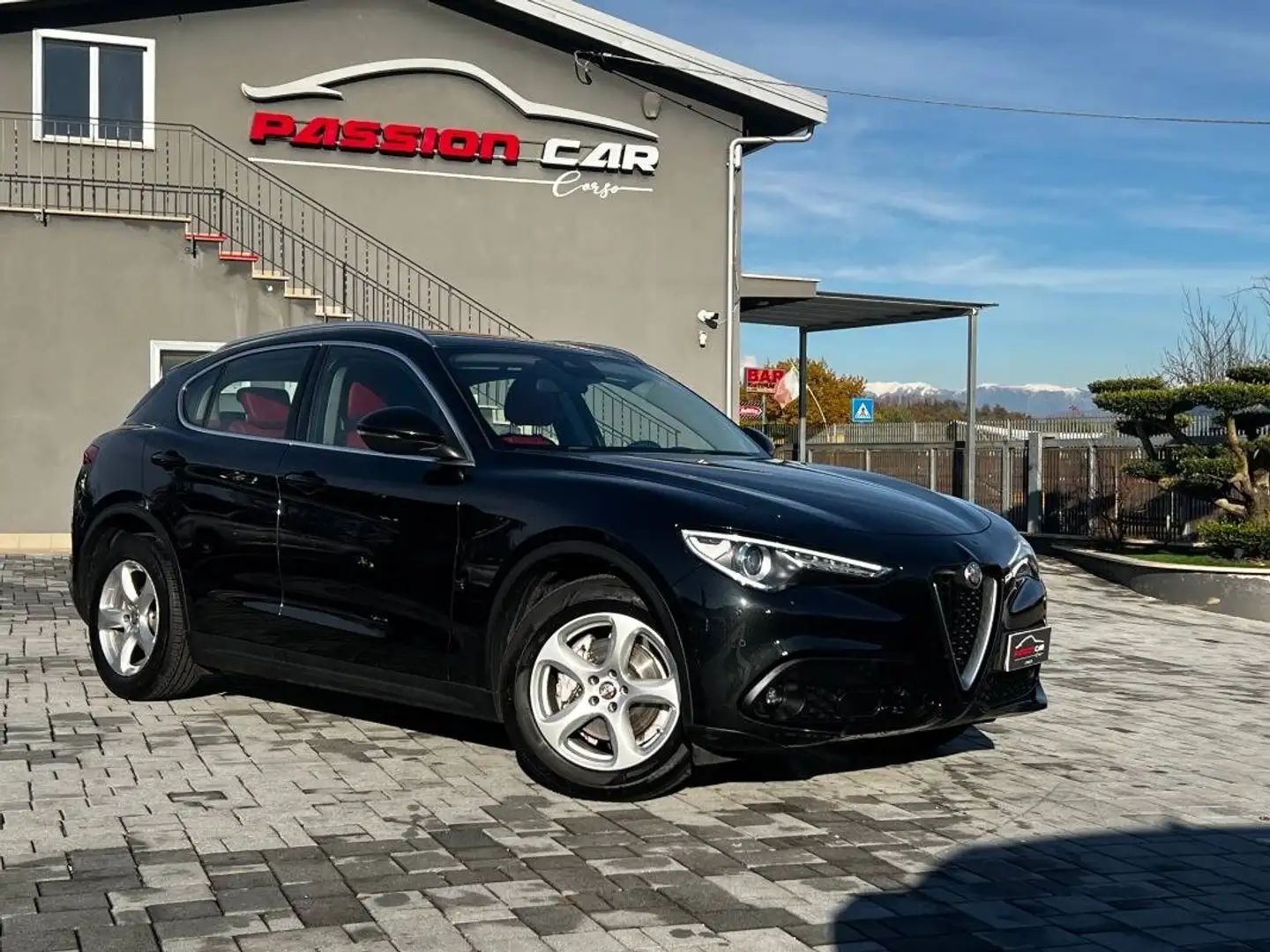 Alfa Romeo Stelvio 2.2 t Business rwd 190cv auto my19 Nero - 1
