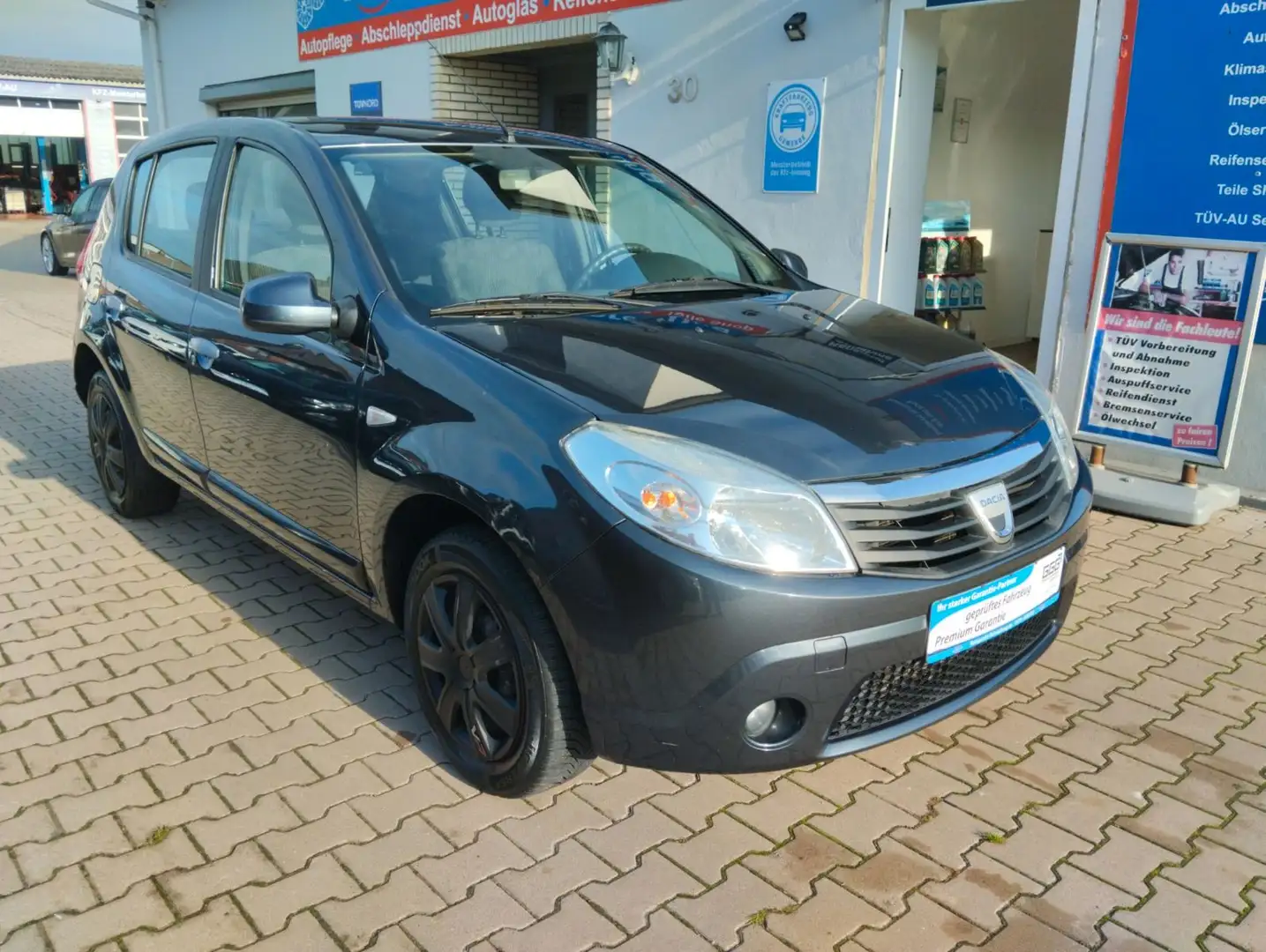 Dacia Sandero Laureate TÜV-AU 11-2027 Gris - 1