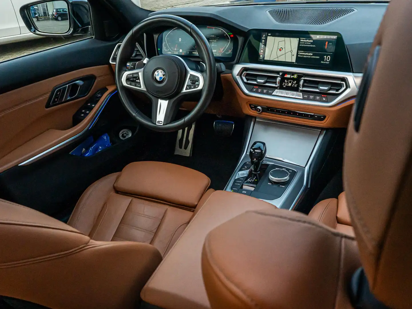 BMW 320 320i High Executive Edition M Sport Sdak Camera Schwarz - 2