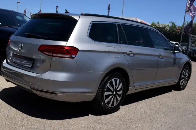 Volkswagen Passat view 10