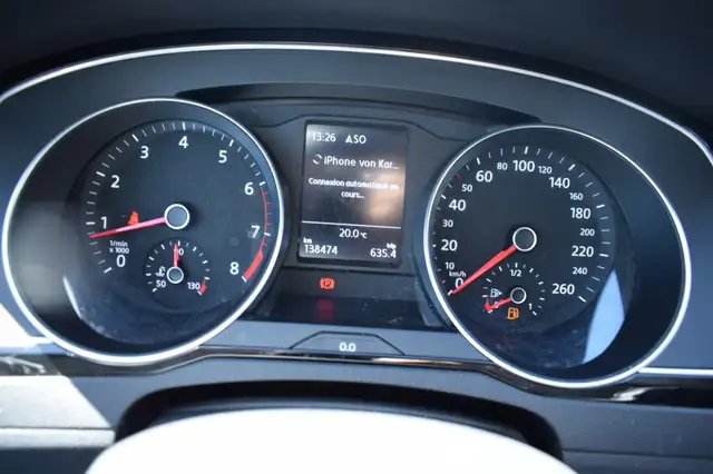 Volkswagen Passat view 11