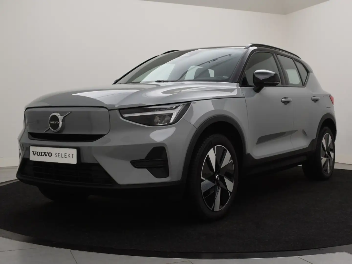 Volvo XC40 EXTENDED RANGE (SINGLE) PLUS DARK STOELVERWARMING Grijs - 2