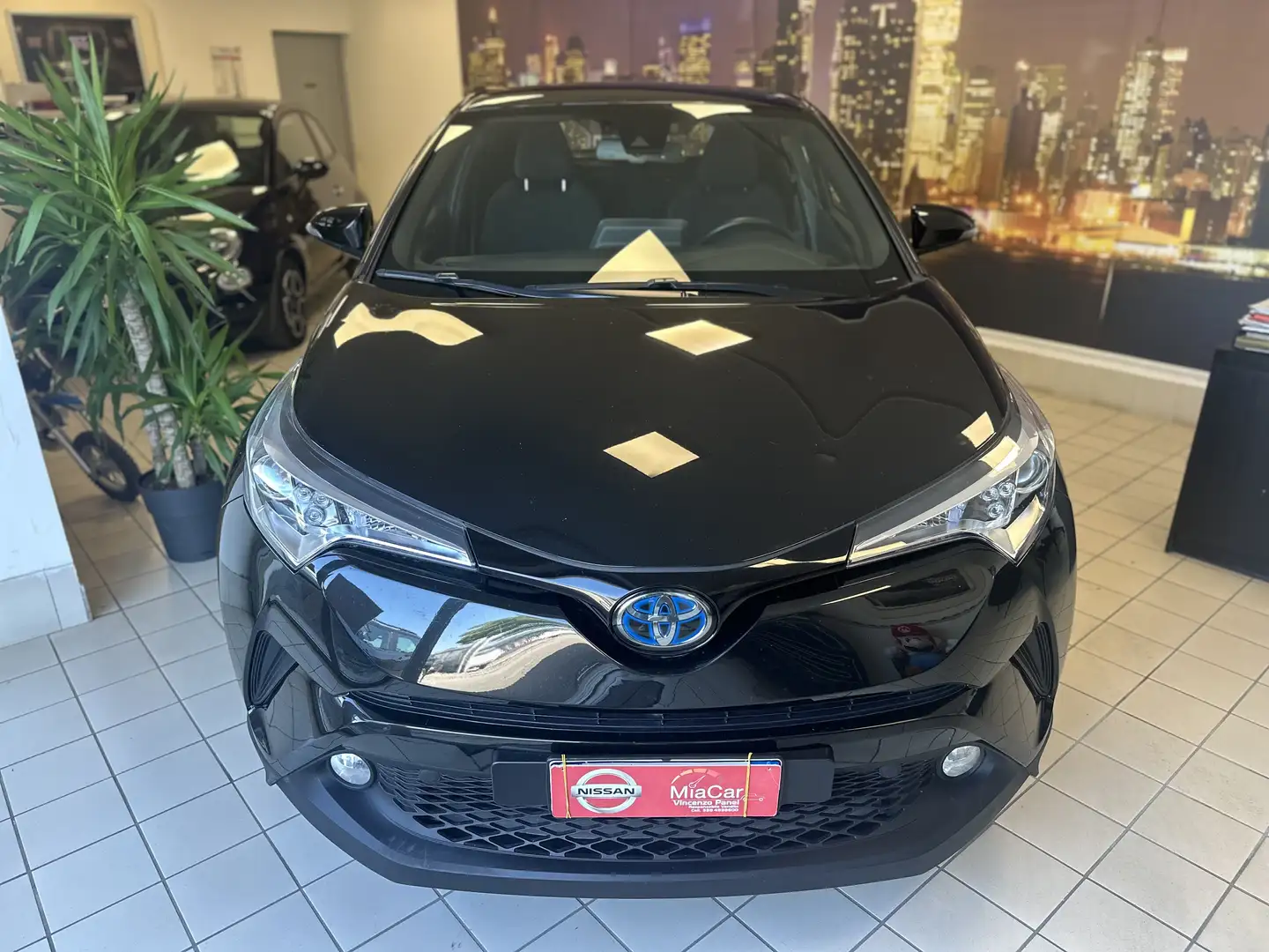 Toyota C-HR 1.8h Business 2wd e-cvt Noir - 2