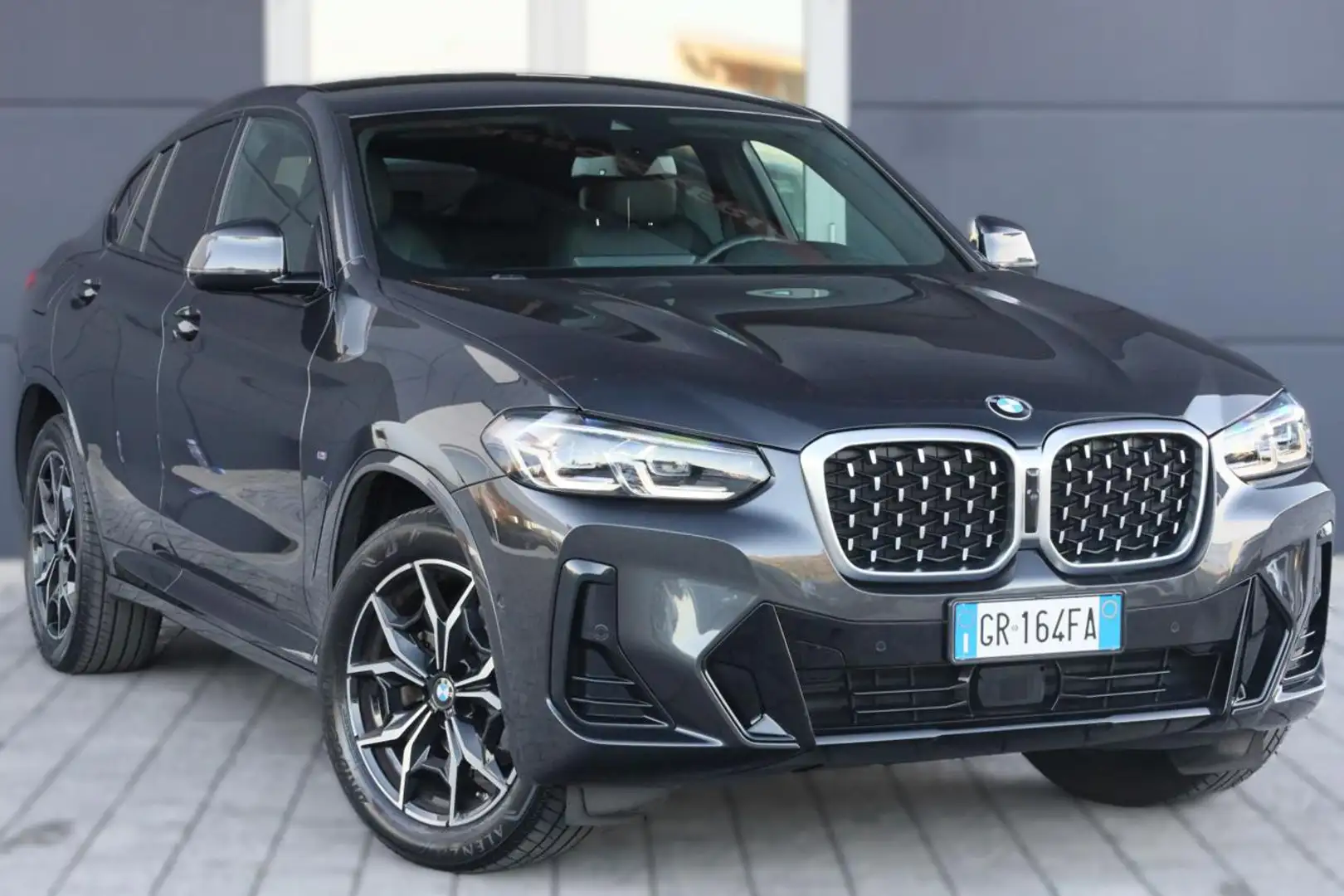 BMW X4 xDrive20i 48V Msport Grijs - 1