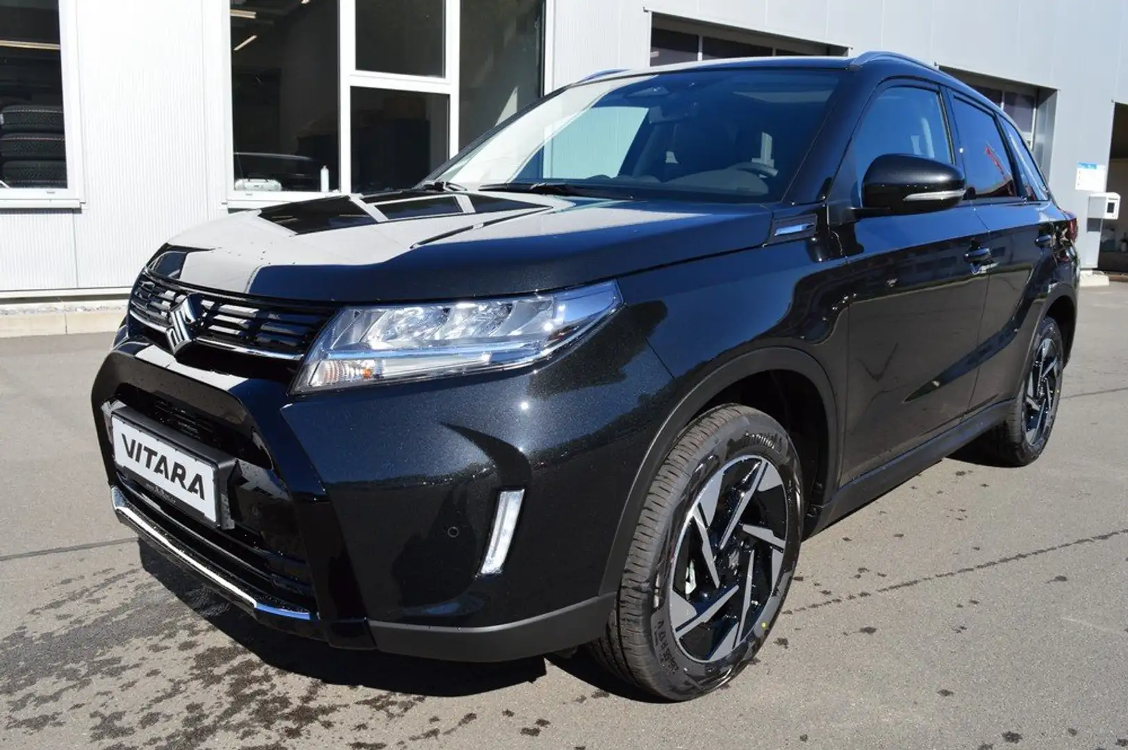 Suzuki Vitara 1.4 Hybrid Allgrip Comfort+ AT *Voll+Pano* Noir - 2