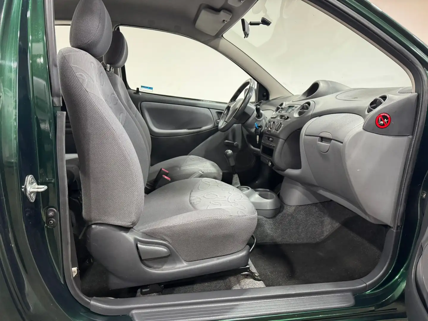 Toyota Yaris 1.i Linea Sol A - 2