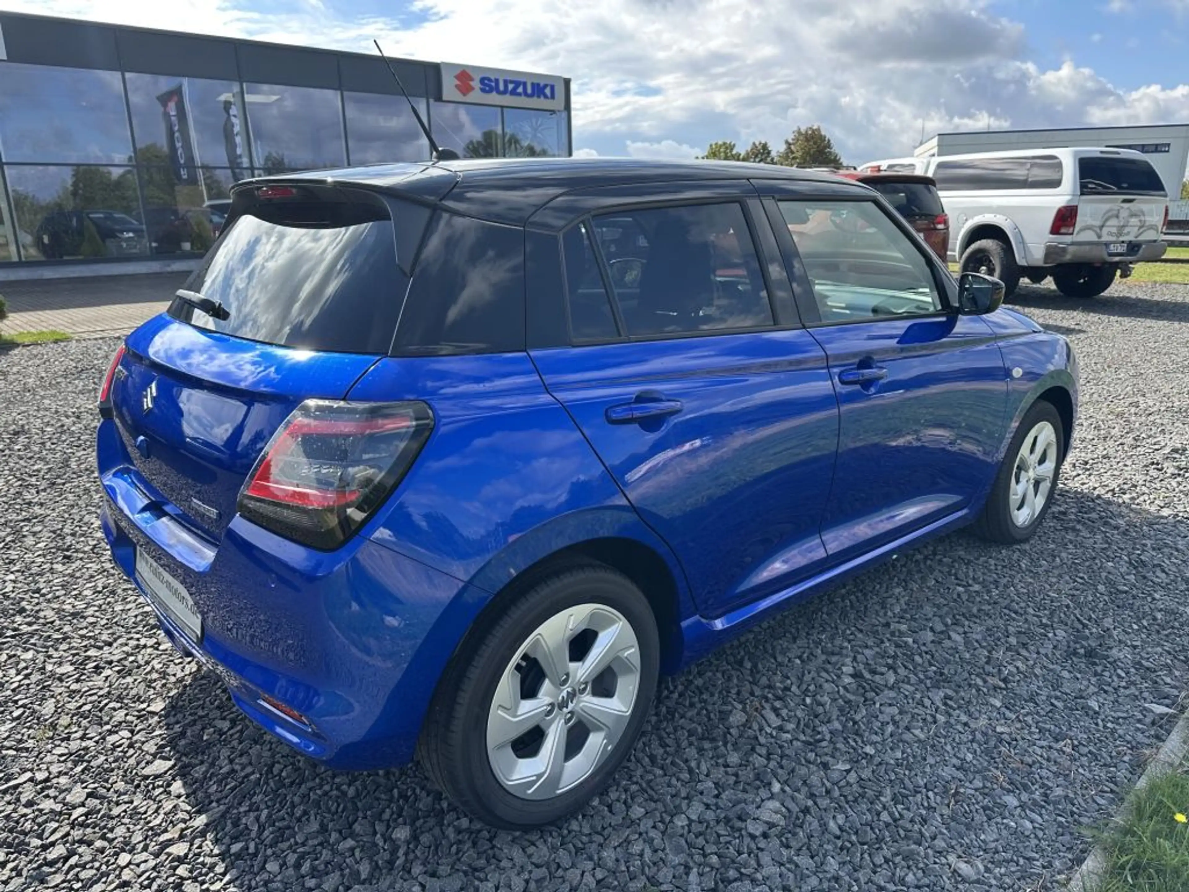Suzuki Swift 1.2 Hybrid MT Comfort (UZ) — photo 6