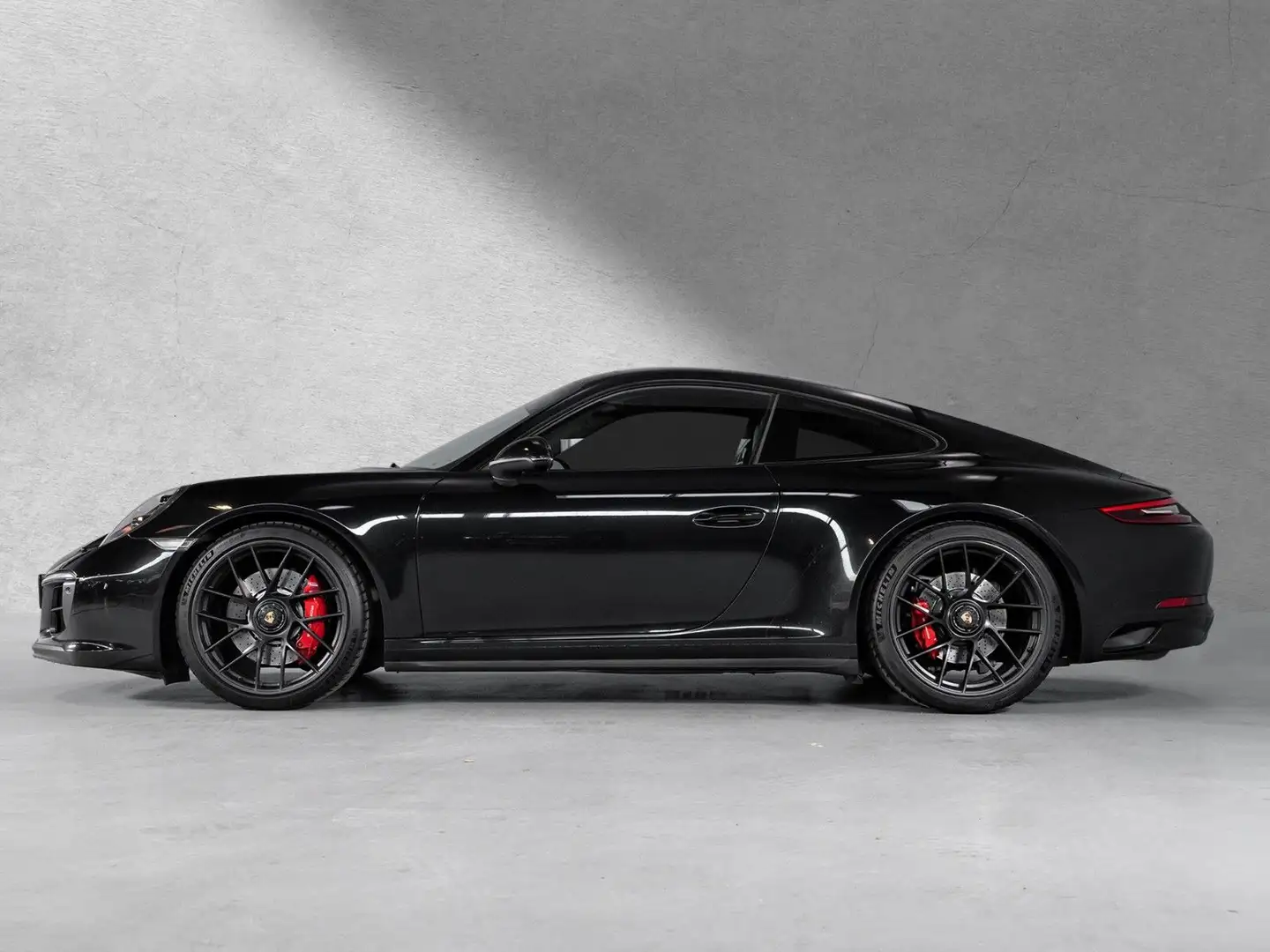 Porsche 991 911 Carrera 4 GTS, 1.Hd., Lift, Bose Zwart - 1