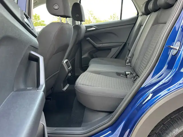 Volkswagen T-Cross view 11