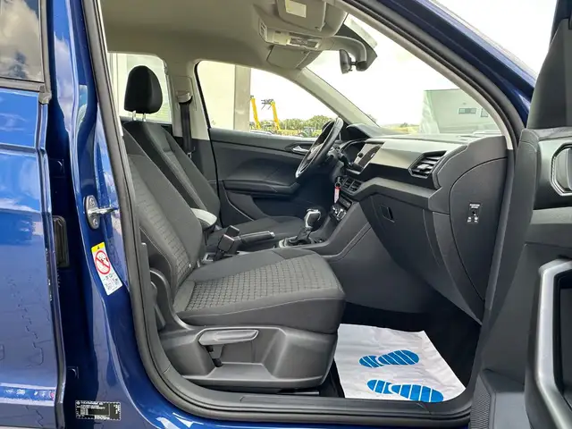 Volkswagen T-Cross view 13