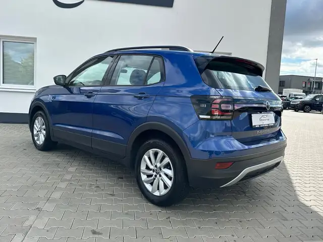 Volkswagen T-Cross view 5