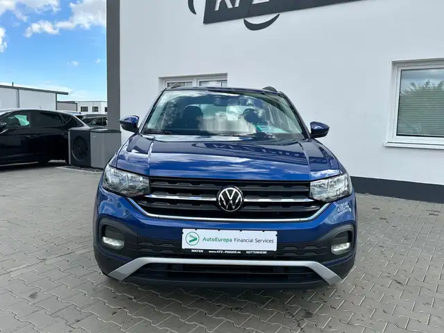 Volkswagen T-Cross view 3
