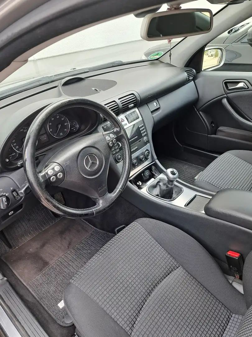 Mercedes-Benz 220 - 2