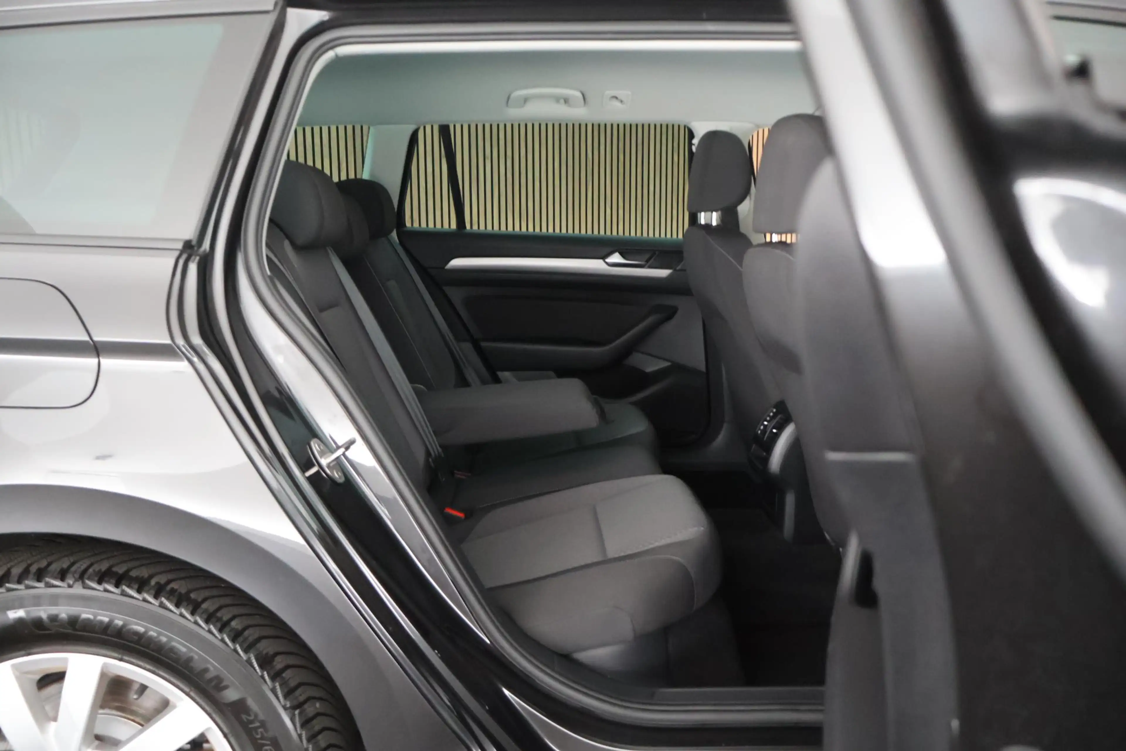 Volkswagen Passat Variant 2.0 TDI 150pk DSG Business Camera Navigatie Stoelv — photo 9