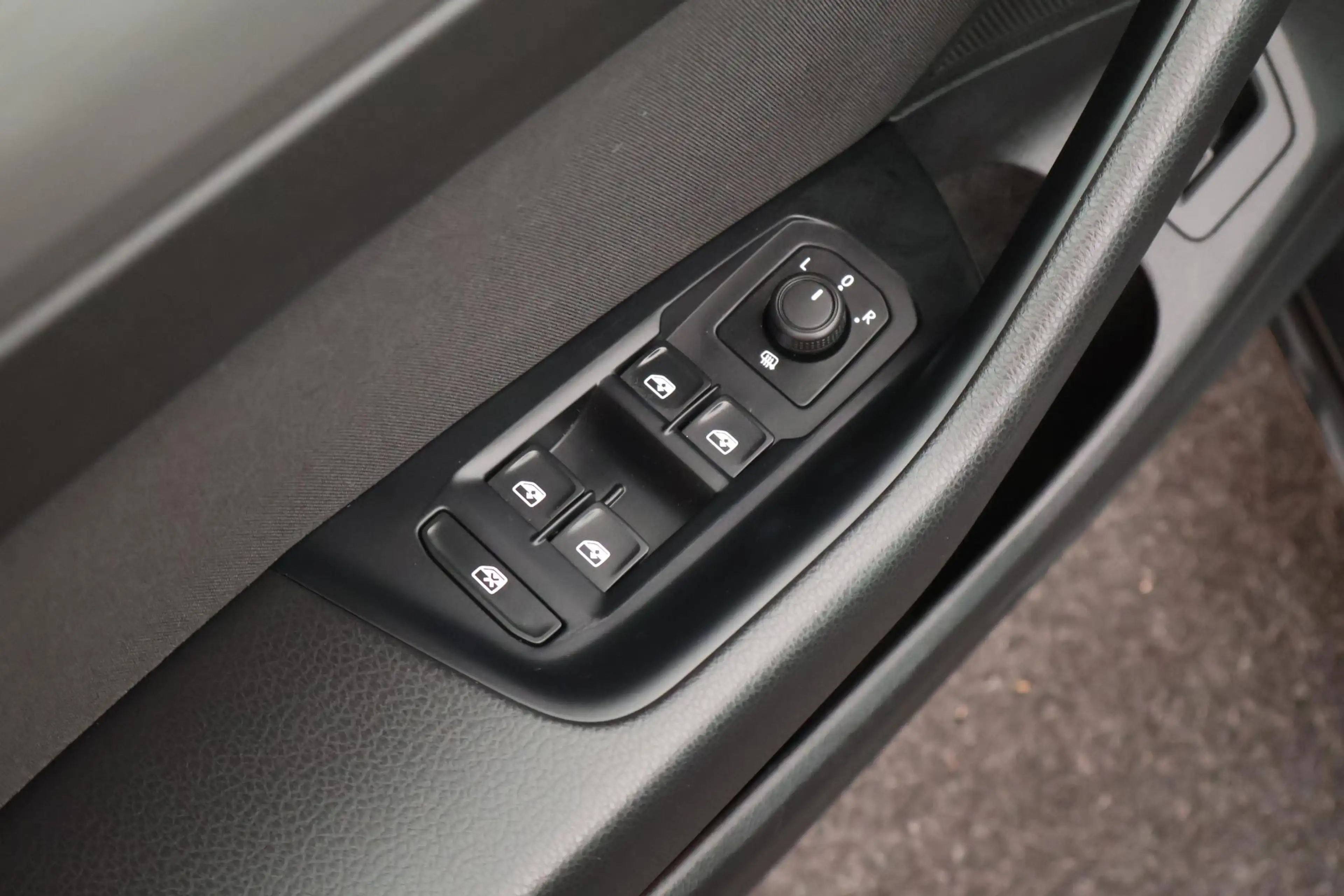 Volkswagen Passat Variant 2.0 TDI 150pk DSG Business Camera Navigatie Stoelv — photo 12