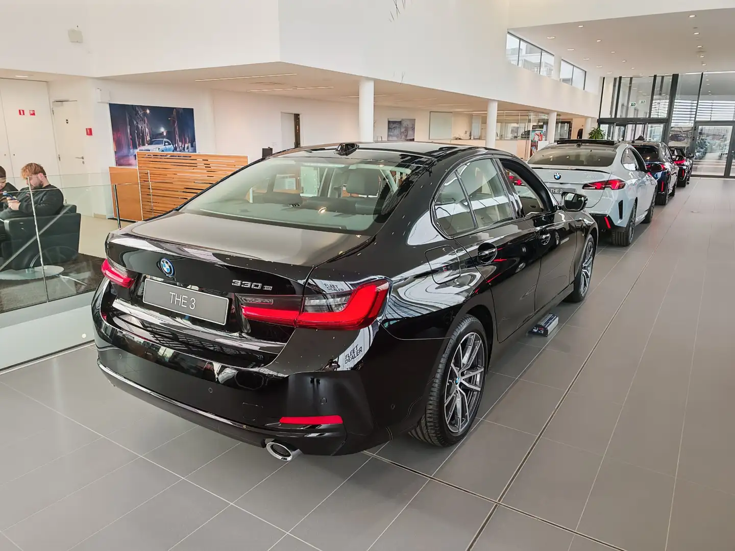 BMW 330 330E Berline Zwart - 2