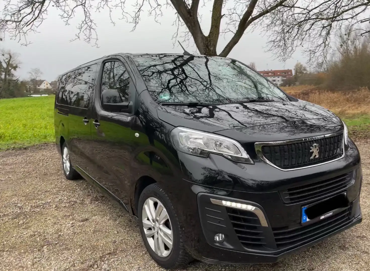 Peugeot Traveller Business L3 Schwarz - 1