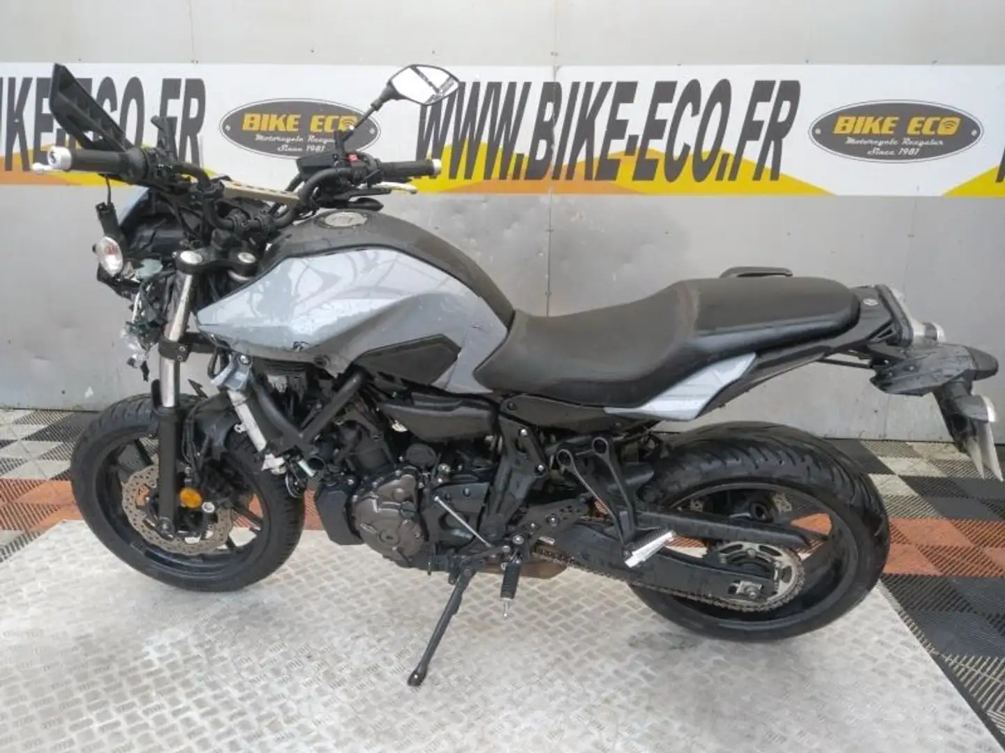 Yamaha Tracer 7 Gris - 2