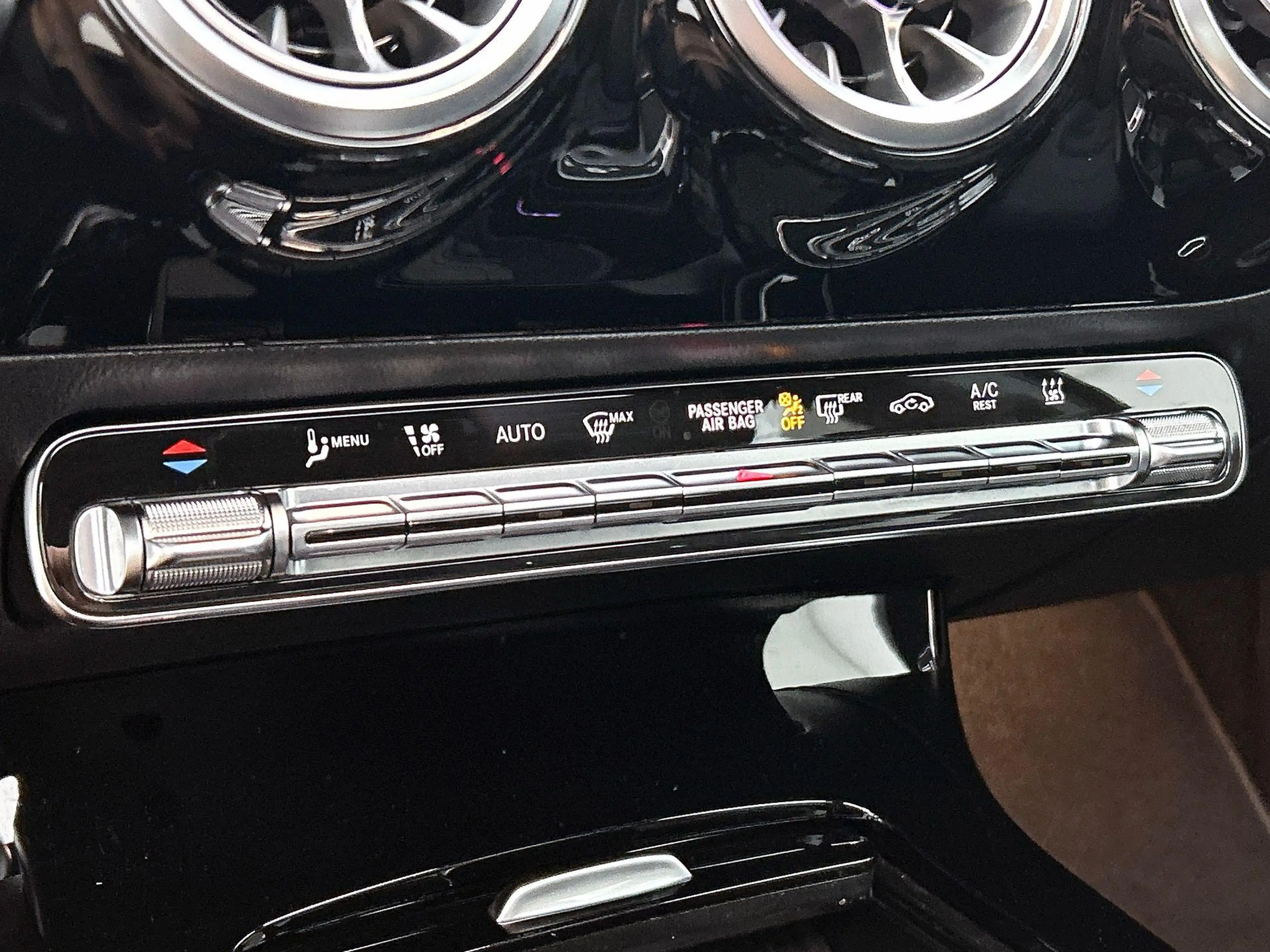 Mercedes-Benz A 250 e Berline AMG Line | Panoramisch Dak | Dodehoekass — photo 15