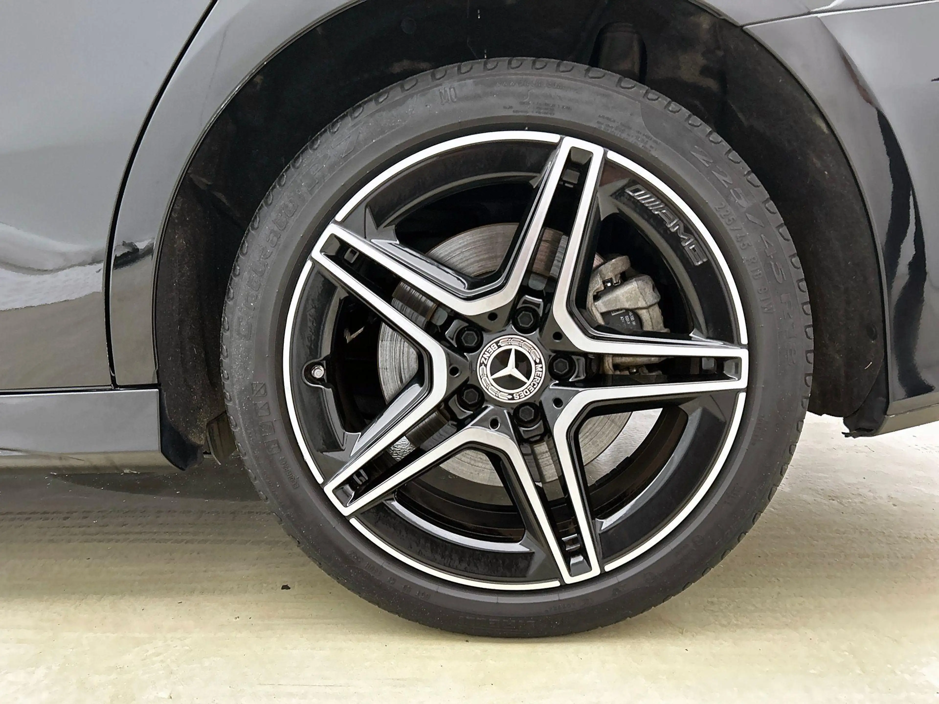 Mercedes-Benz A 250 e Berline AMG Line | Panoramisch Dak | Dodehoekass — photo 4