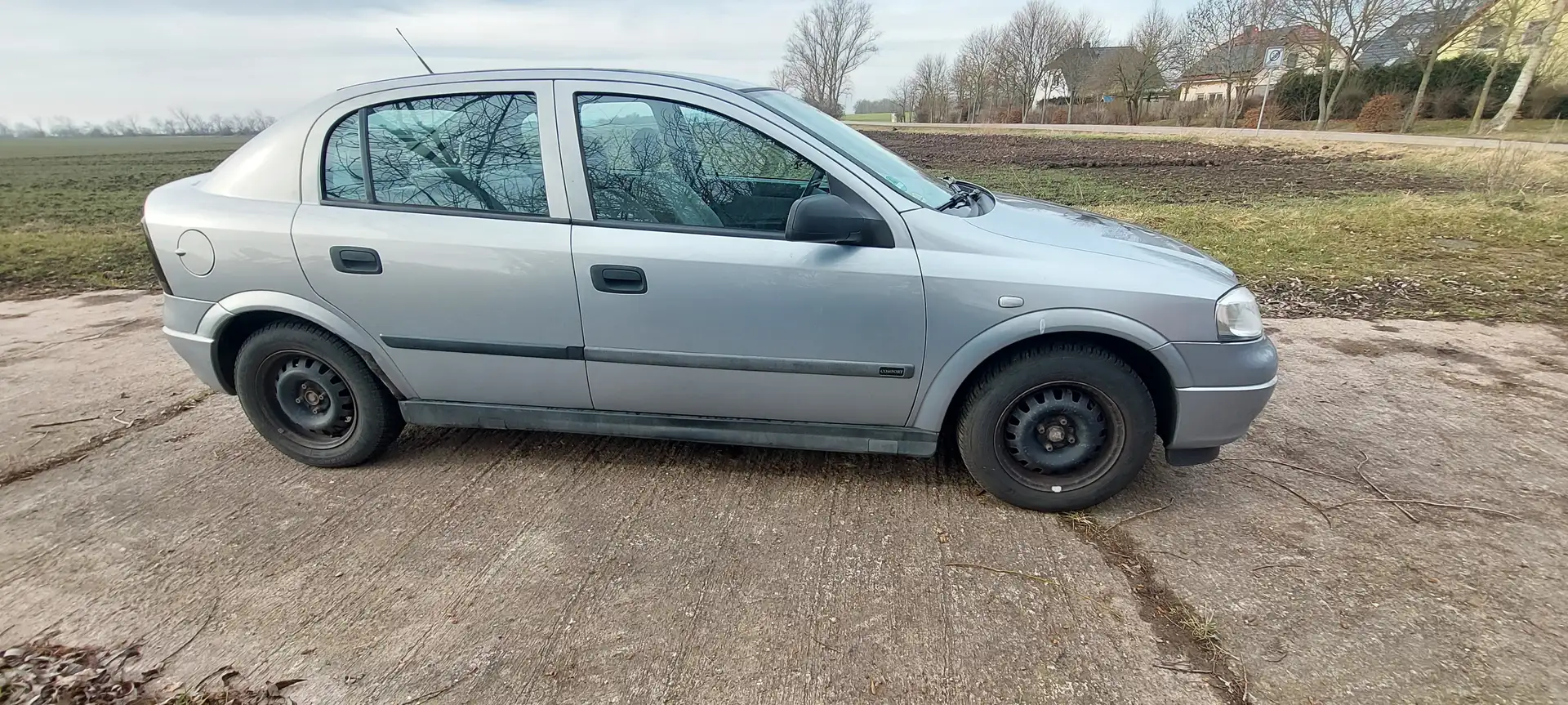 Opel Astra Astra 1.6 Comfort Silber - 1
