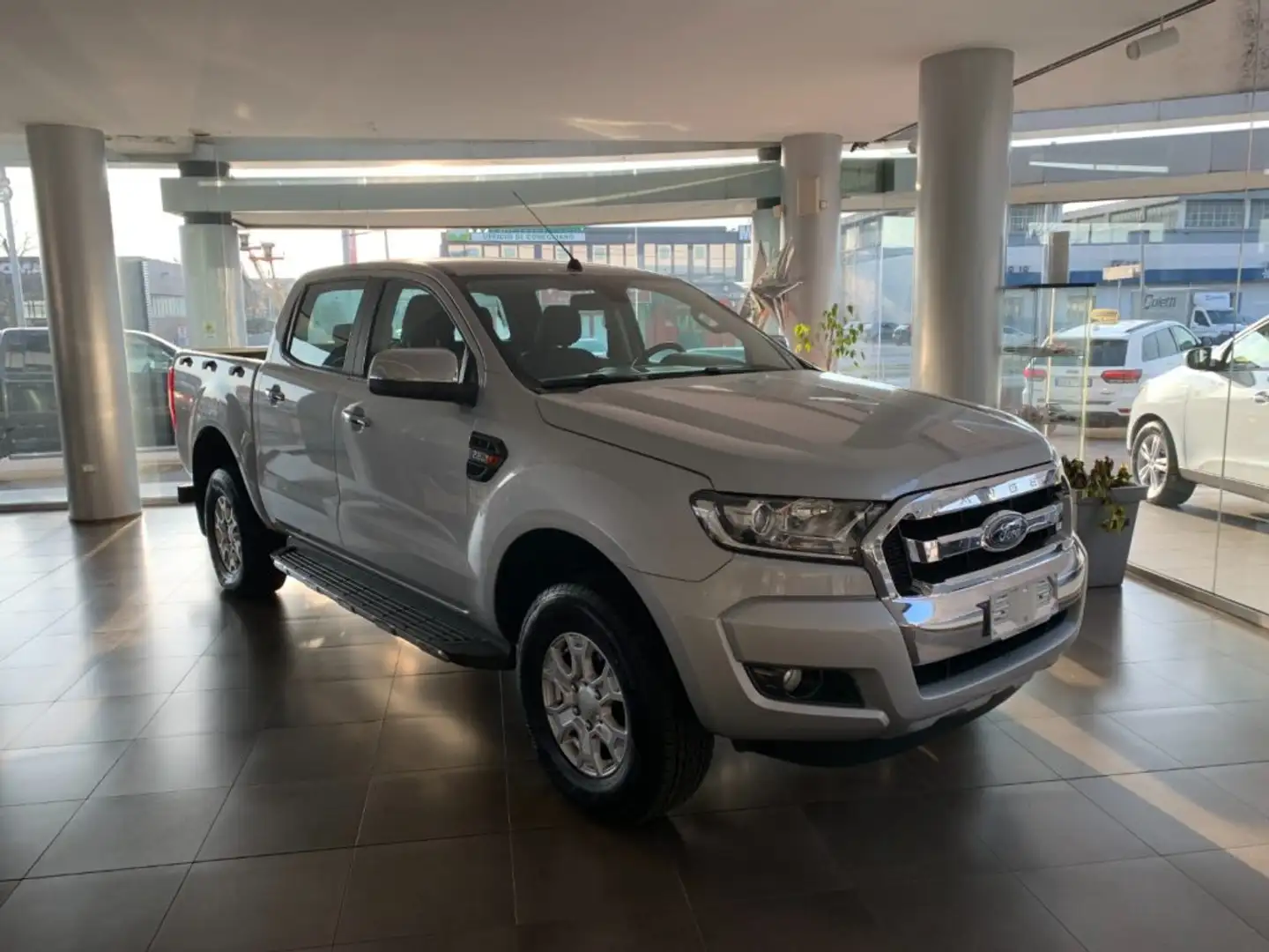 Ford Ranger 2.2 TDCi Doppia Cabina XLT 5pt. GANCIO Argento - 1