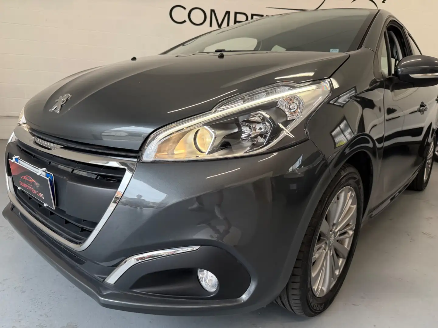 Peugeot 208 PureTech 68 5 porte Active Grigio - 2