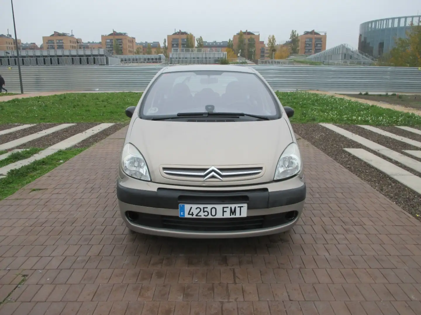 Citroen Xsara Picasso 1.6HDi Exclusive 07 Beżowy - 2
