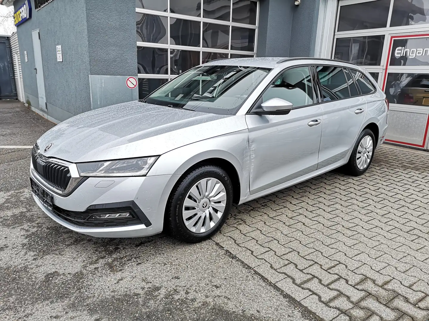 Skoda Octavia 2.0 TDI Virtual Cockpit NAVI ACC Lane Assistent Grau - 1