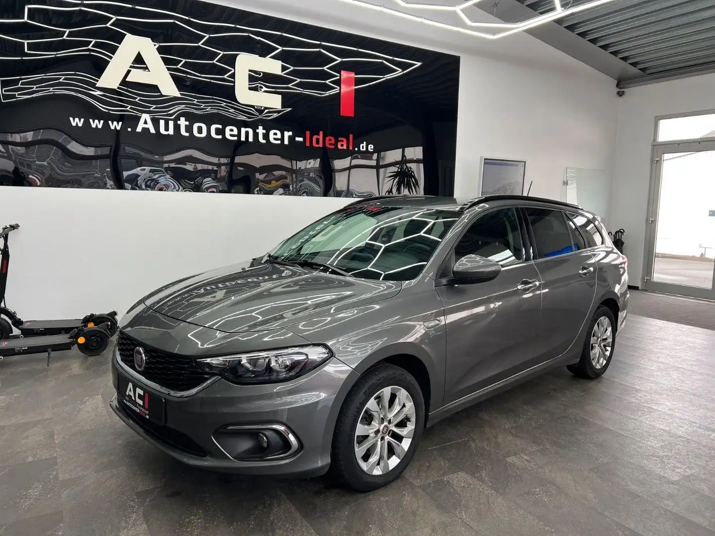 Fiat Tipo Lounge, AHK, Kamera,Zahnriemen gewslt. Navi Grau - 1