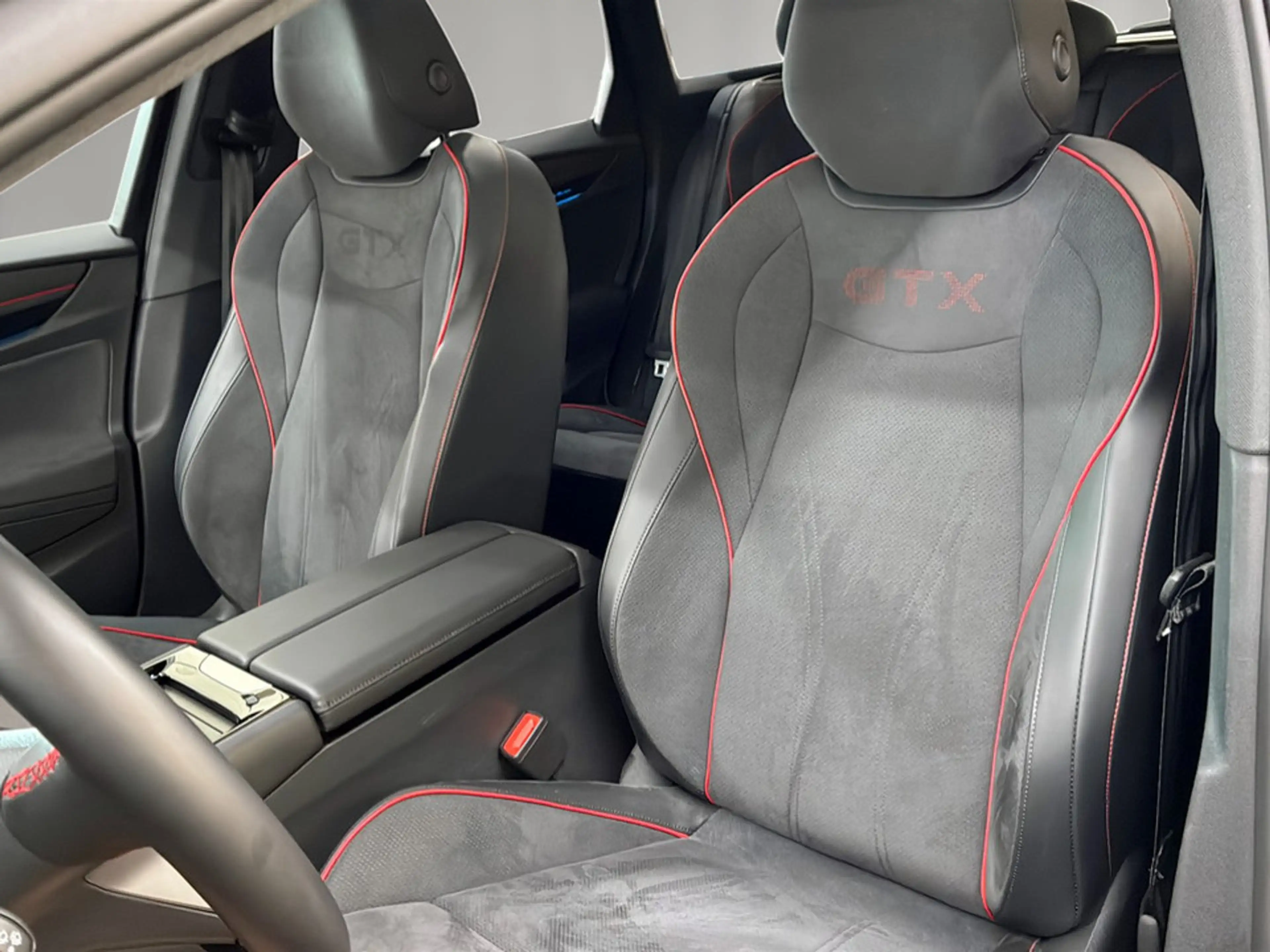 Volkswagen ID.7 Tourer GTX 4MOTION 250 kW Business — photo 8