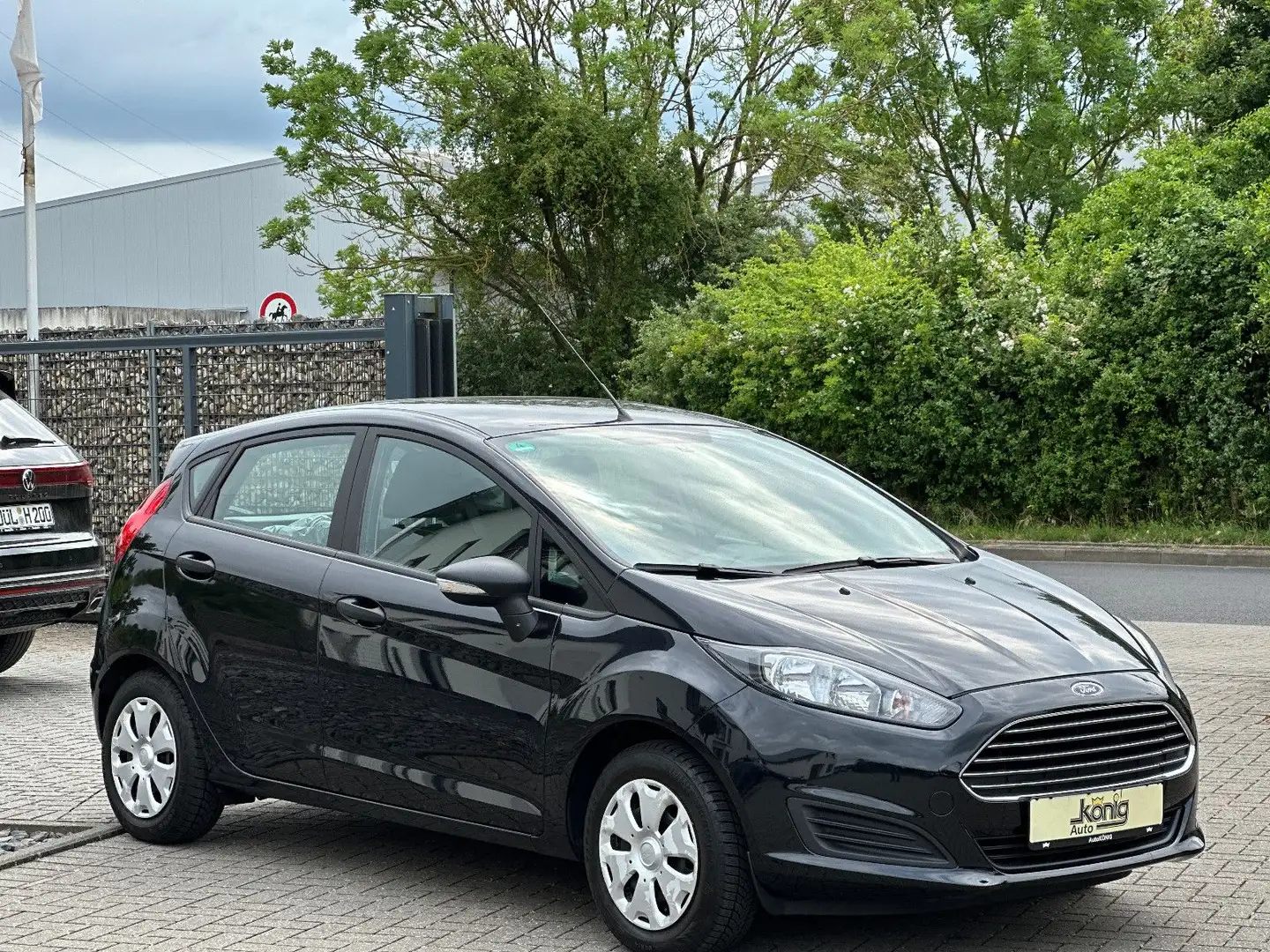 Ford Fiesta Ambiente Zwart - 1