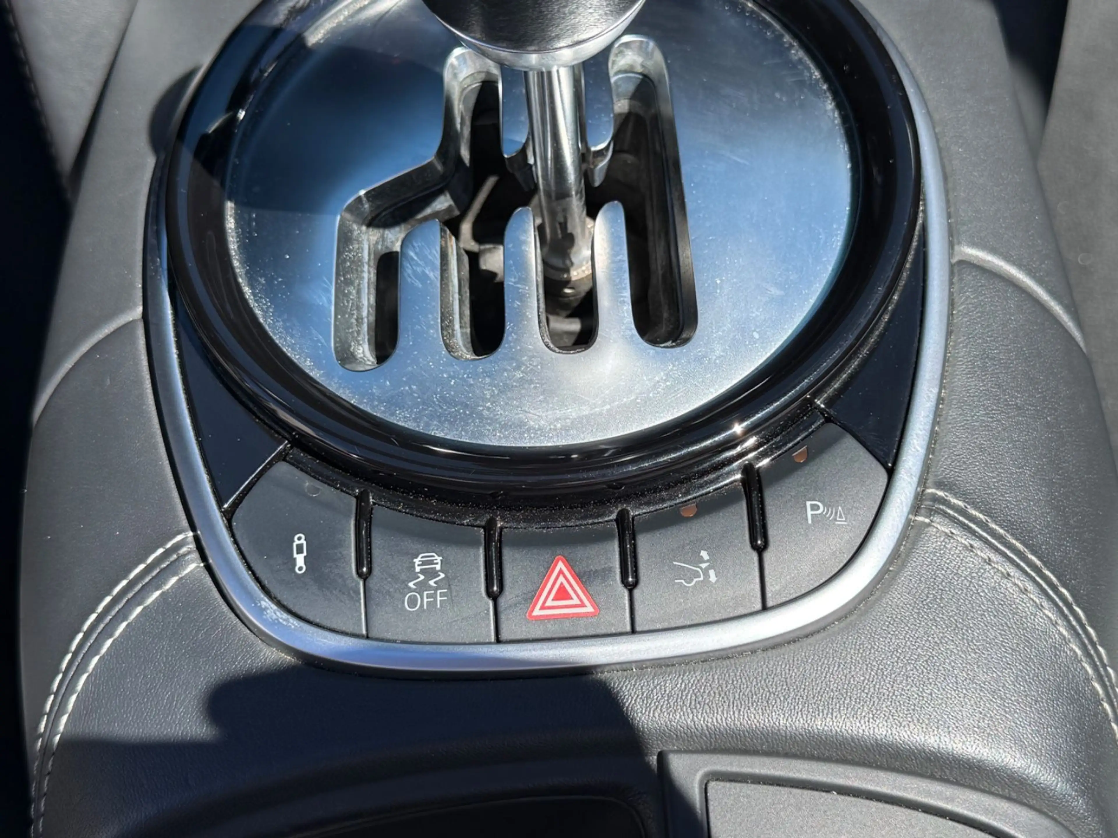 Audi R8 Spyder 5.2 FSI quattro Schalter Scheckhft B&O — photo 22